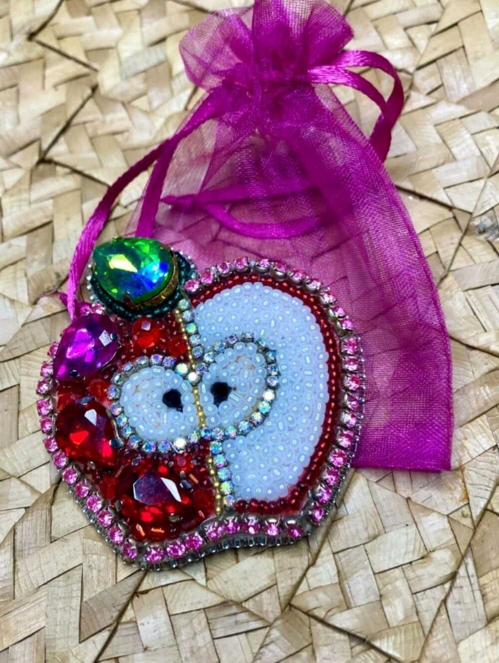 Handmade Beaded Apple Brooch Pin Crystal Rhinestone Cute Fruit Jewelry Gift